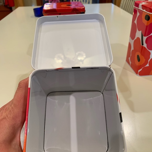 MARIMEKKO tin container with lid, Unikko - Picture 5 of 13